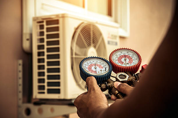 Professional Hvac Maintenance technician working in Round Mountain, TX